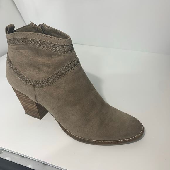 DV8 Women's Suede Booties in Light Brown Size 8. - Picture 1 of 10
